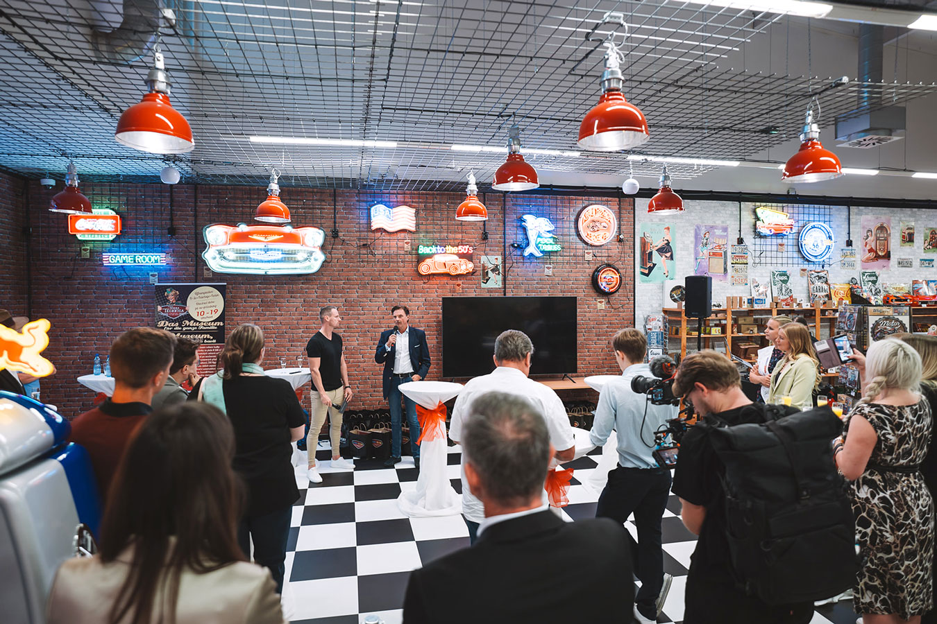 Slavnostní otevření Retro Total Shopu