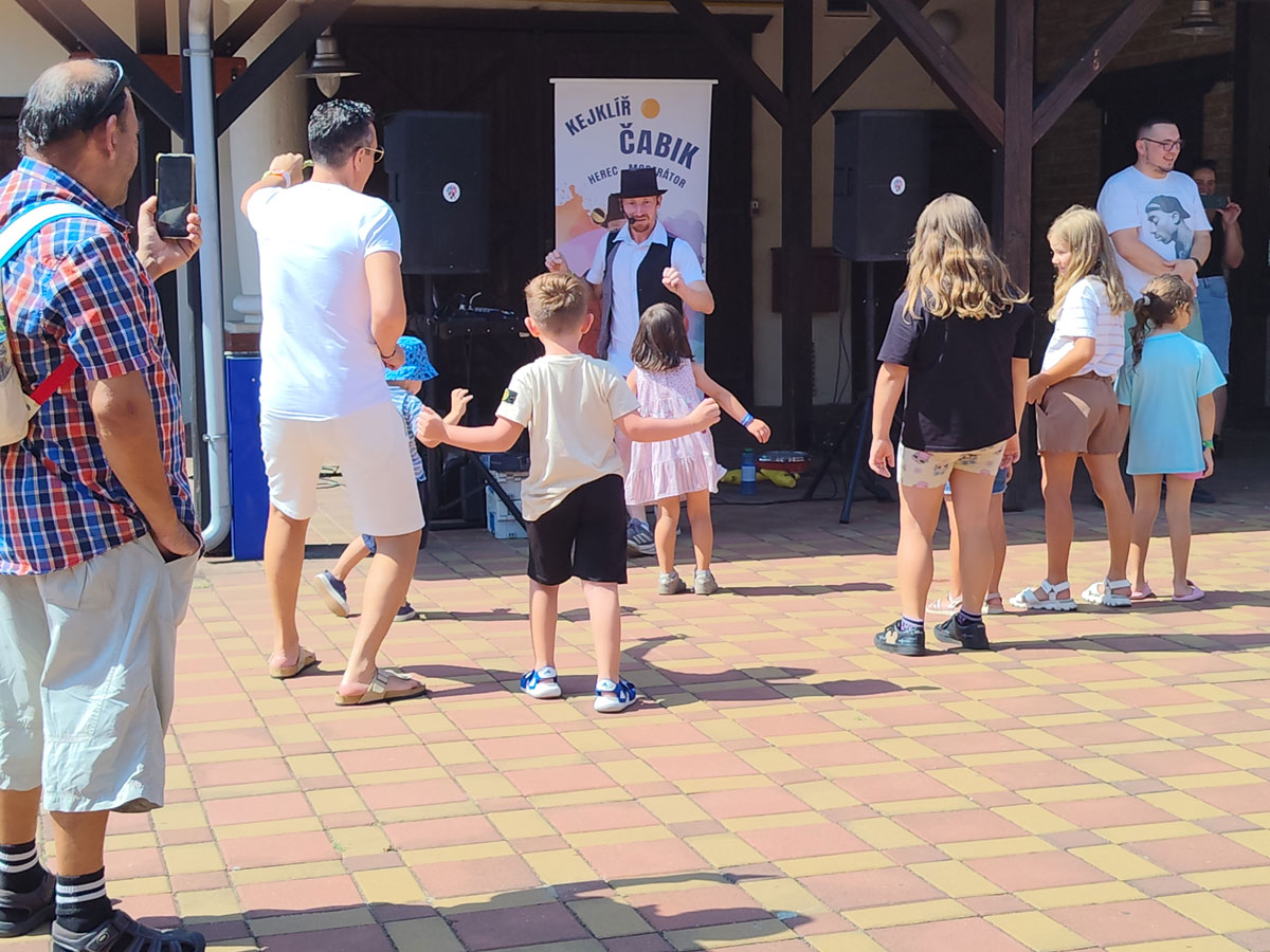Dětská diskotéka s kejklířem Čabíkem – Family City (3)